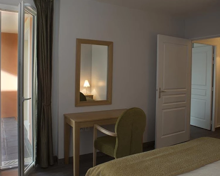 residence-senior-cavaillon-chambre.jpg