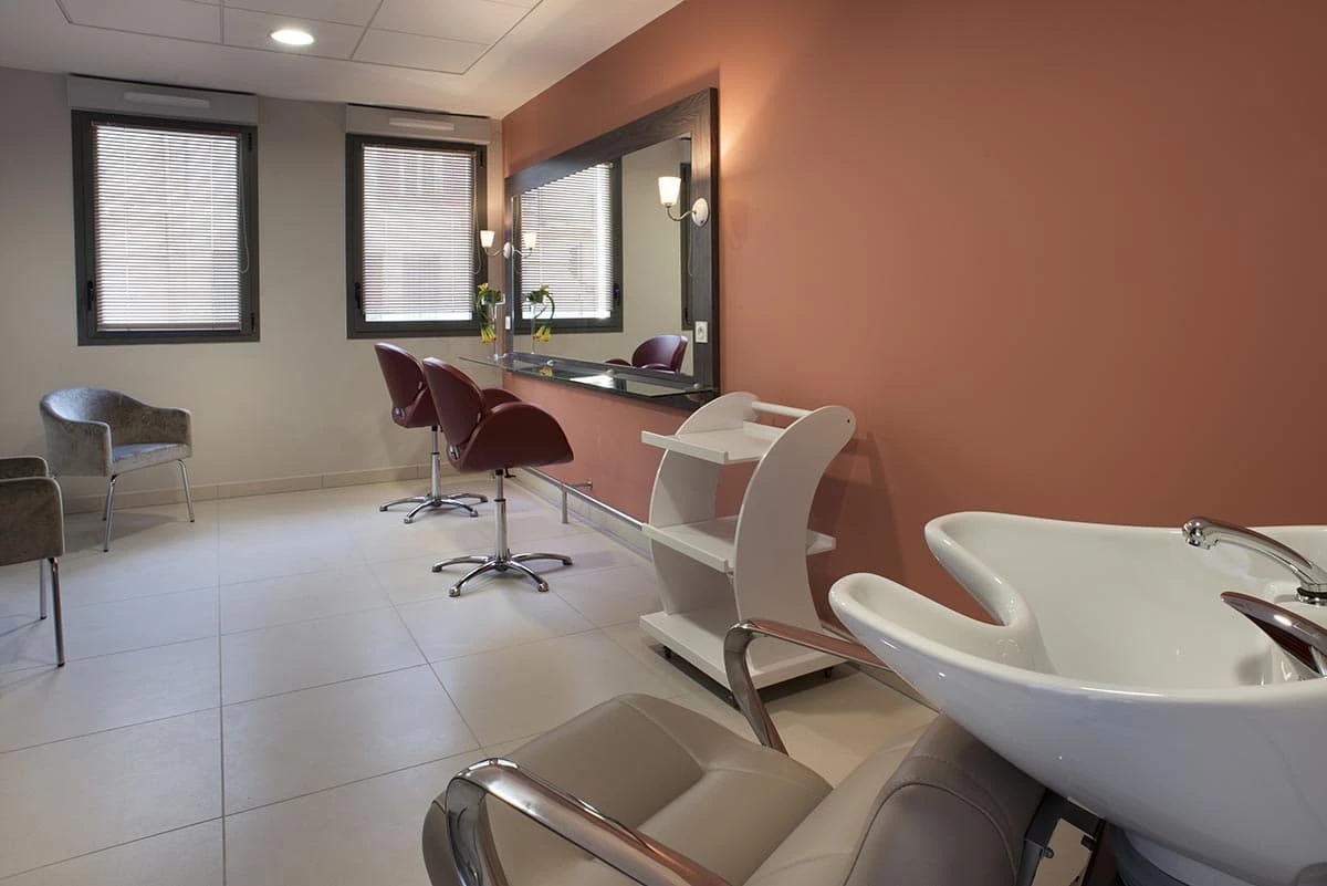 résidence senior orange coiffeur