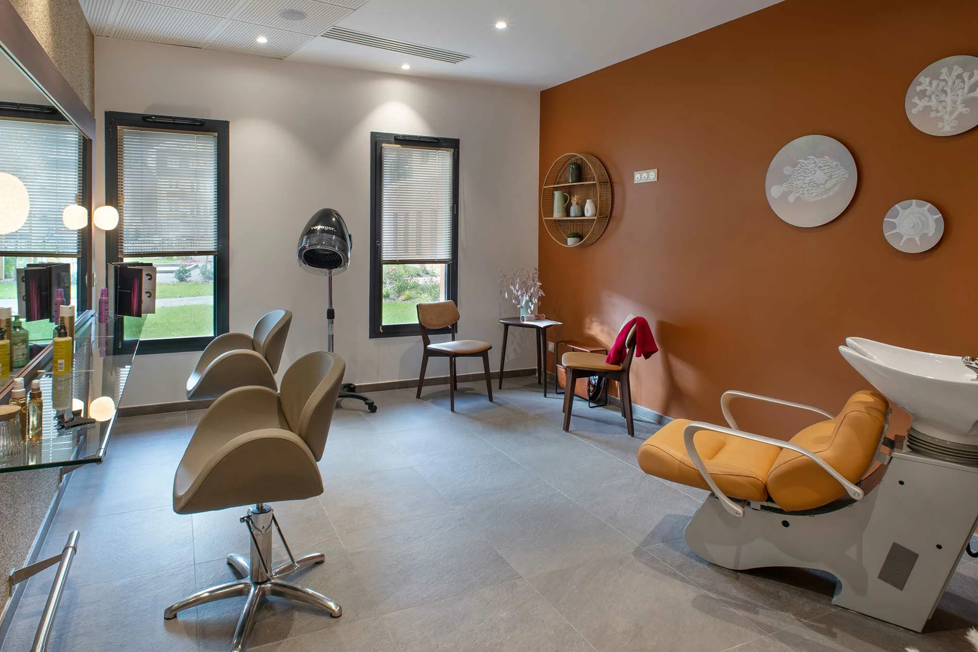 residence-senior-domitys-coiffeur.jpg