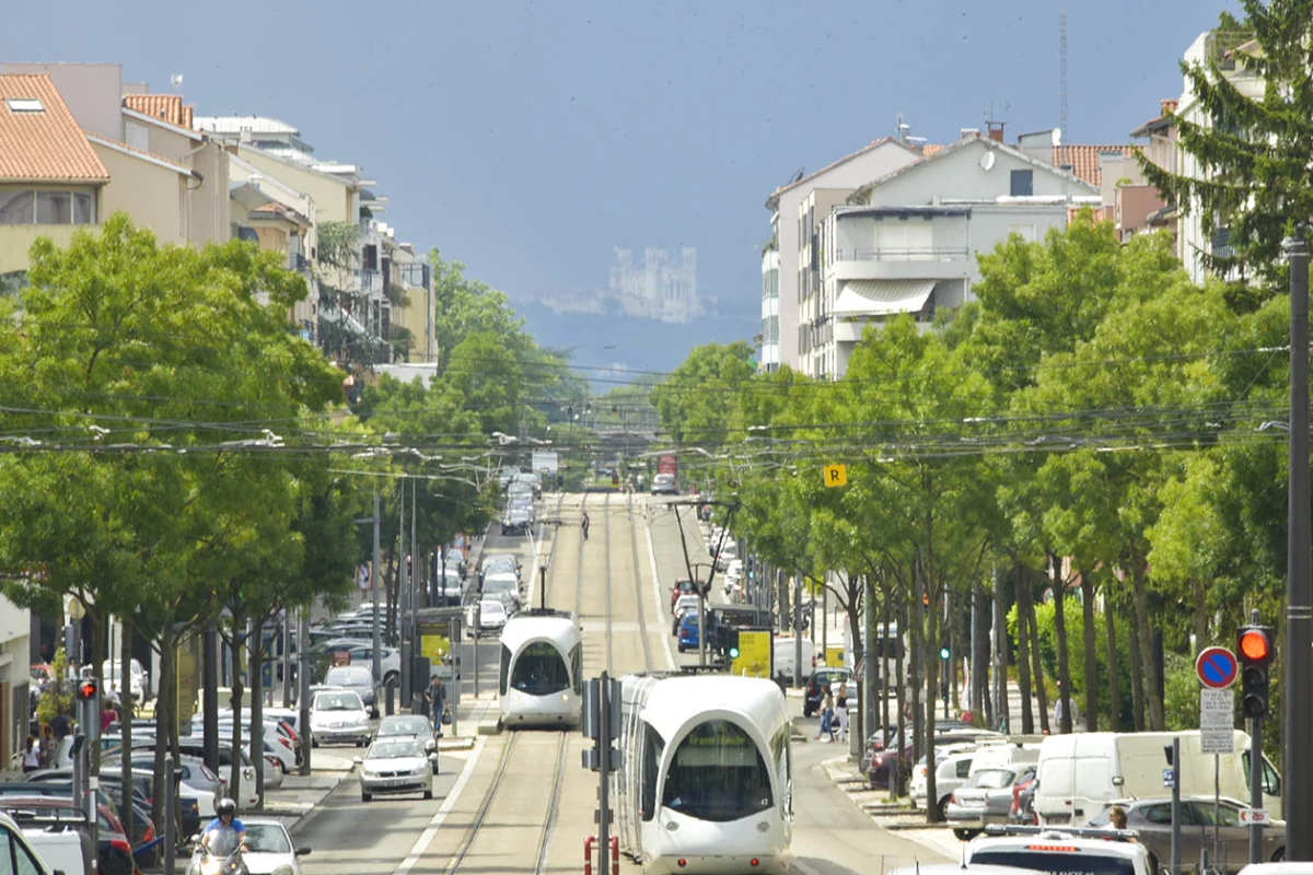 bron-tramway centre-ville.jpeg