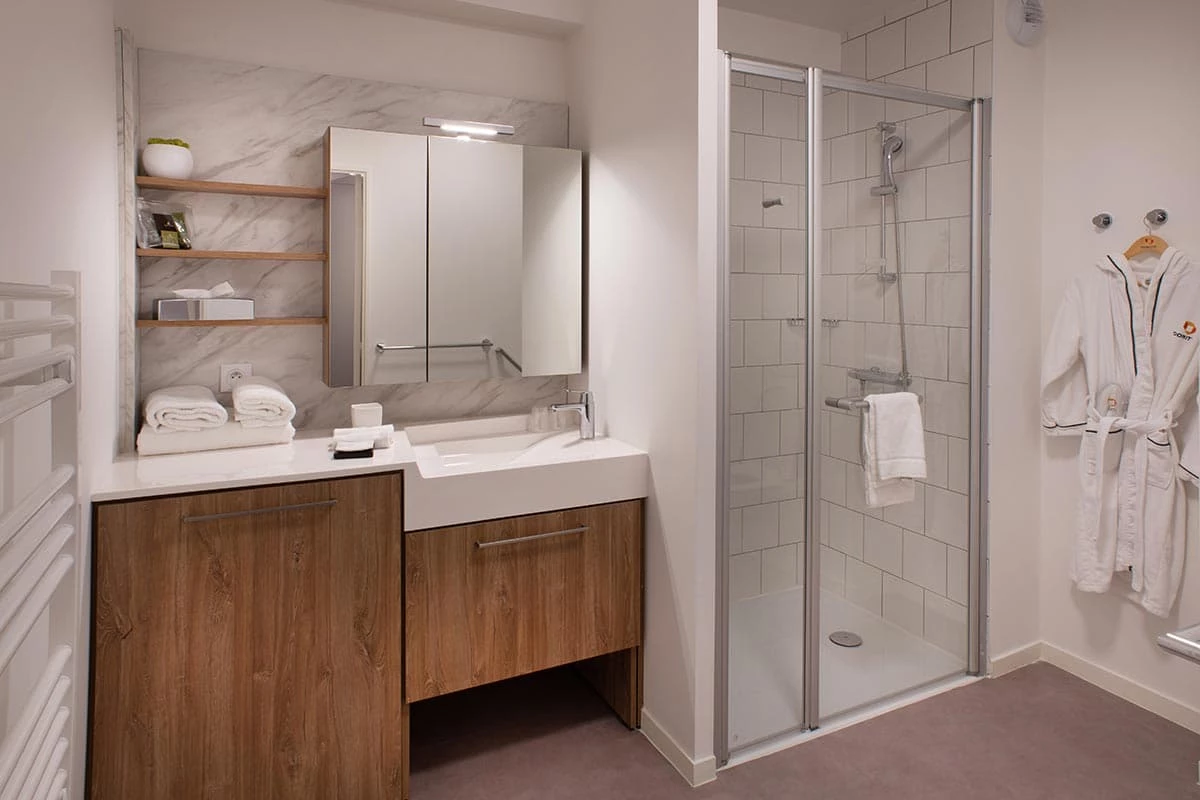 résidence senior nantes salle de bain