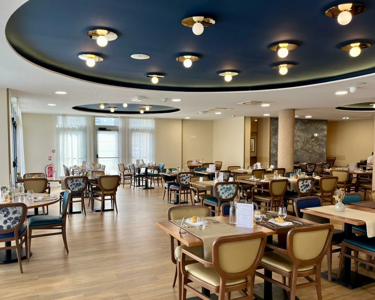 residence-senior-saint-gilles-croix-de-vie-restaurant.jpg