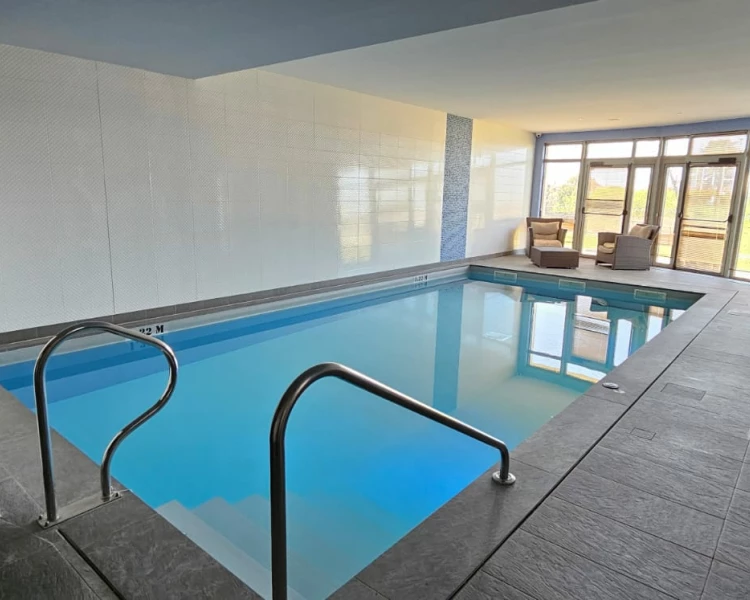 residence-senior-saint-gilles-croix-de-vie-piscine.jpg