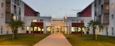 residence-senior-royan-exterieur.jpg