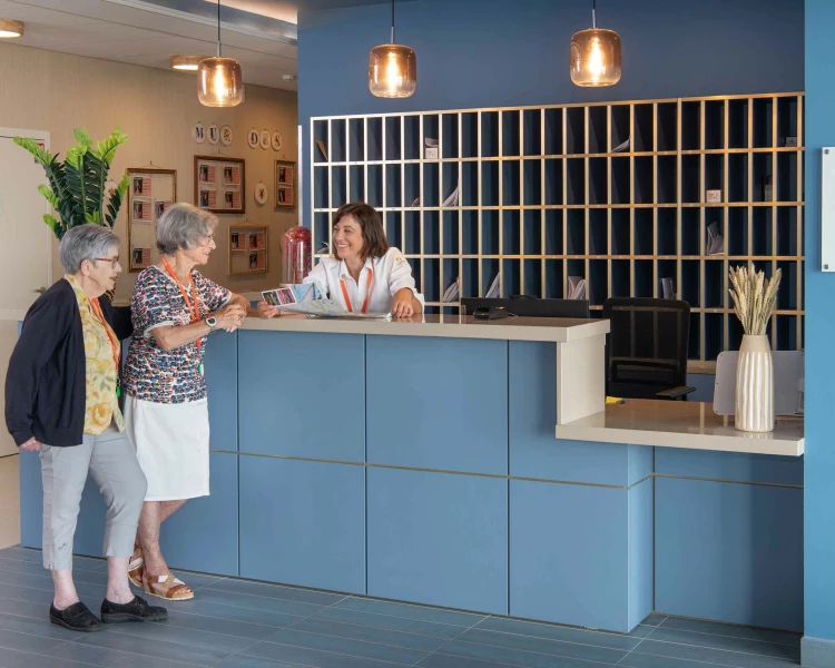 residence-senior-domitys-accueil.jpg