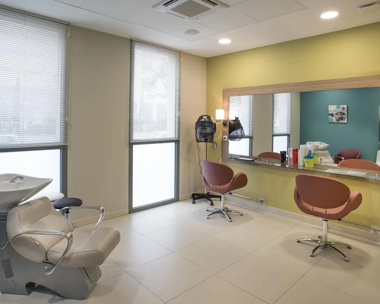 résidence senior nîmes coiffeur