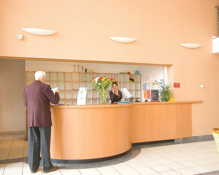 residence-senior-domitys-accueil.jpg