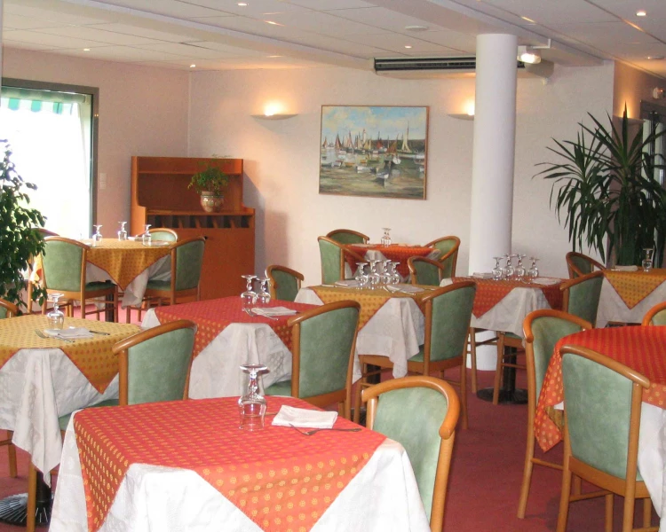 residence-senior-domitys-bar.jpg