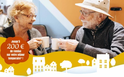 personnes agées prennent le café