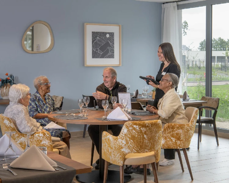 residence-senior-domitys-restaurant.jpg
