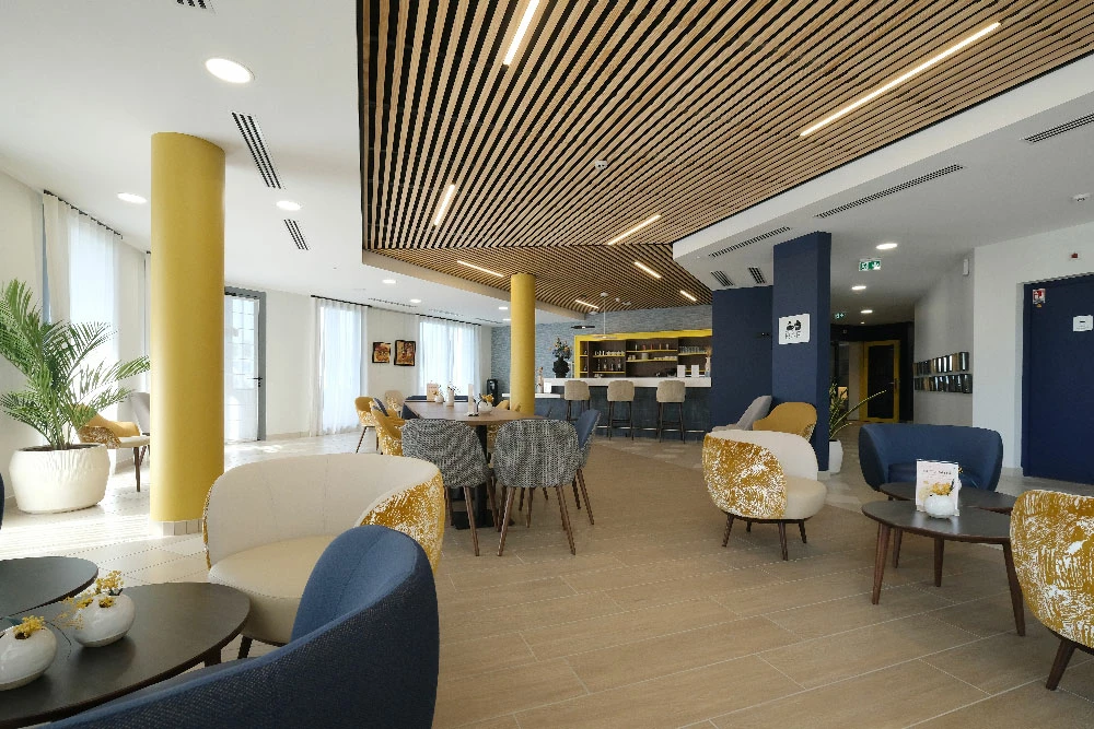 residence-senior-domitys-bar.jpg