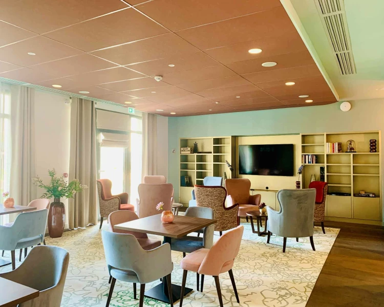 residence-senior-domitys-salon.jpg