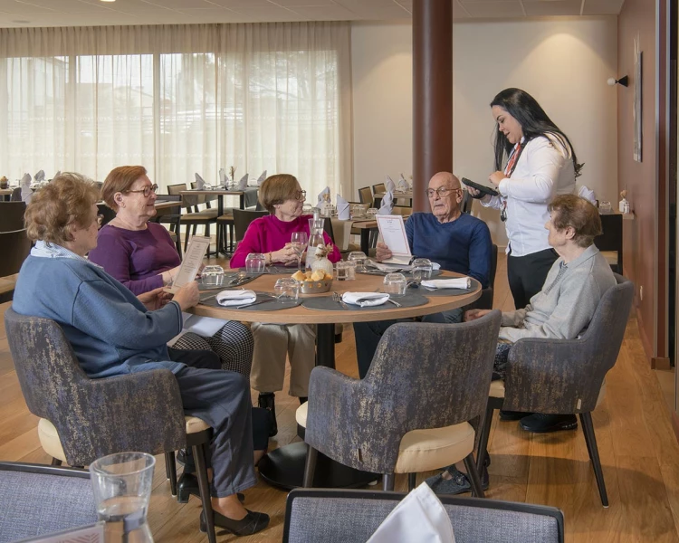 residence-senior-domitys-restaurant.jpg