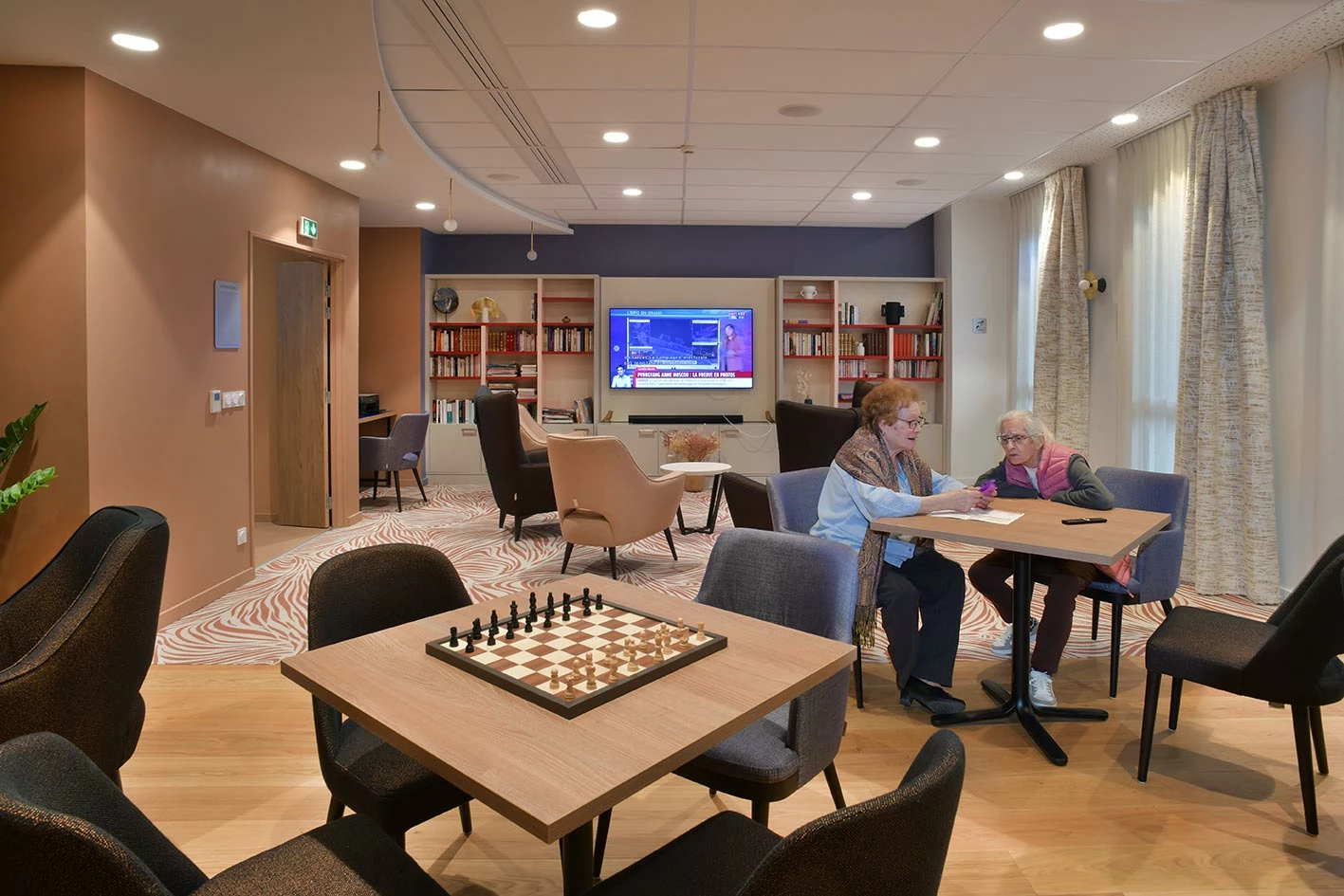 residence-senior-domitys-salon.jpg