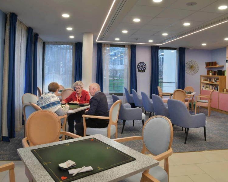 residence-senior-domitys-bar.jpg