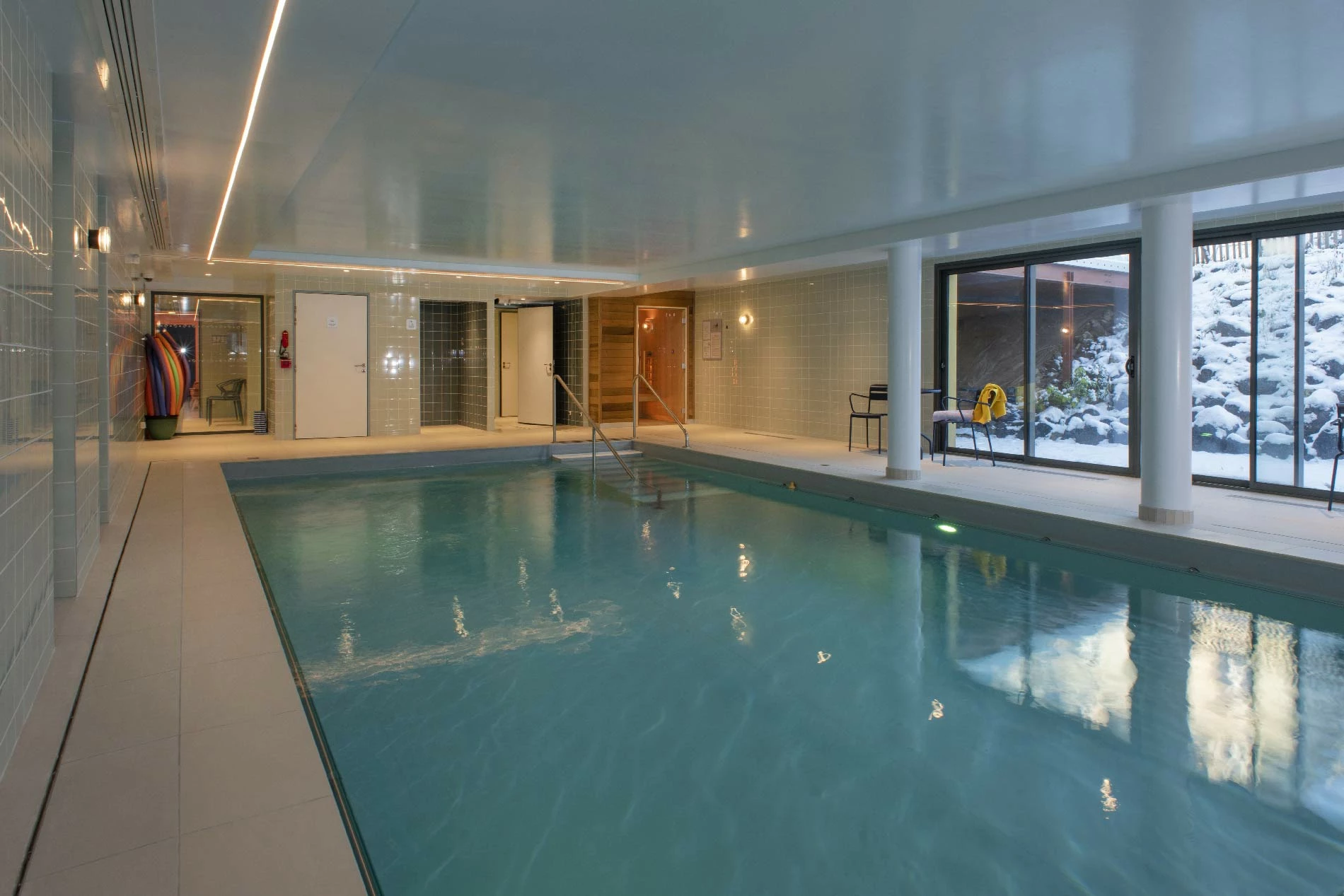 residence-senior-domitys-piscine.jpg