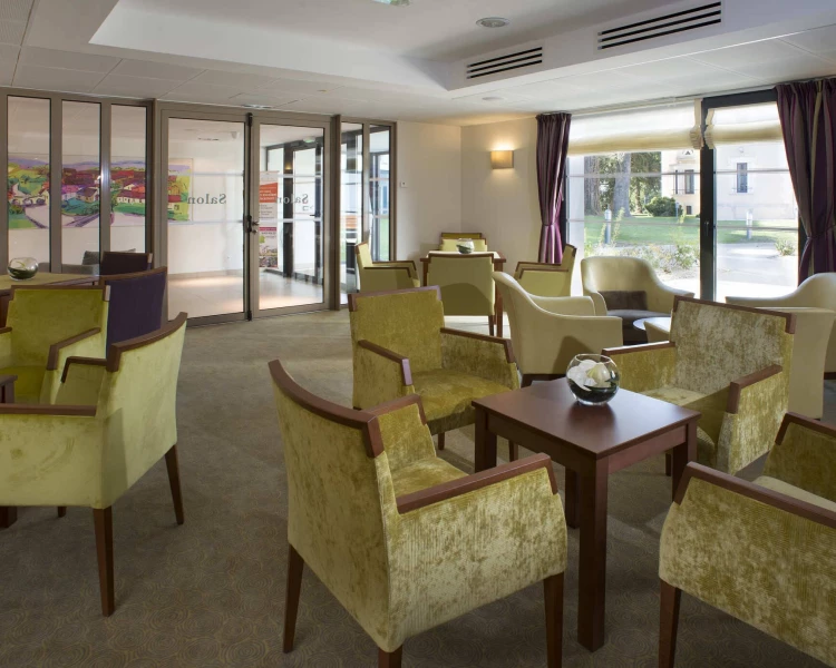 residence-senior-parthenay-bar.jpg