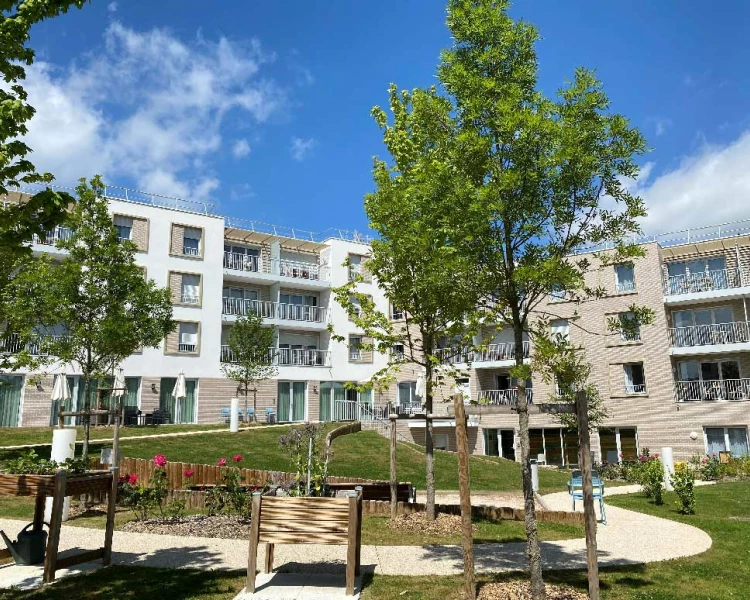 residence-senior-quincy-sous-senart-exterieur.jpg