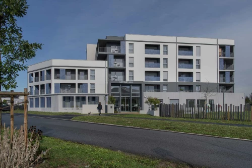 residence-senior-trelaze-exterieur-2.jpg
