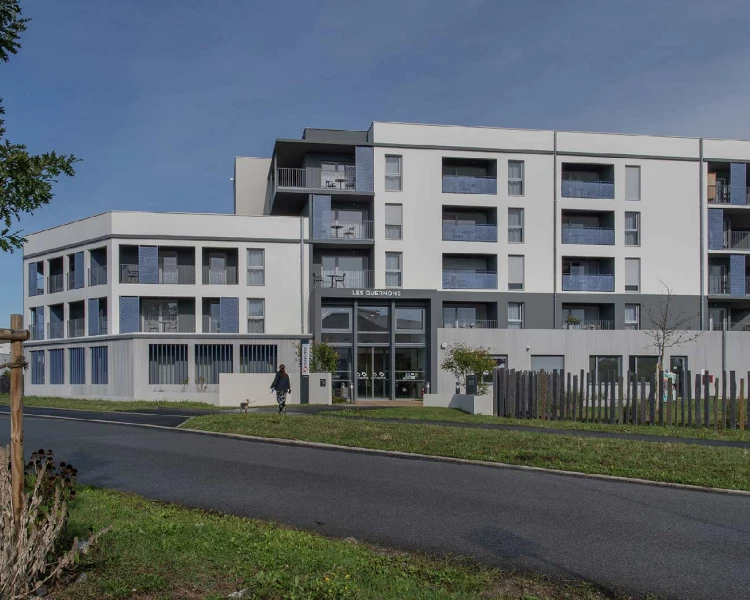 residence-senior-trelaze-exterieur-2.jpg