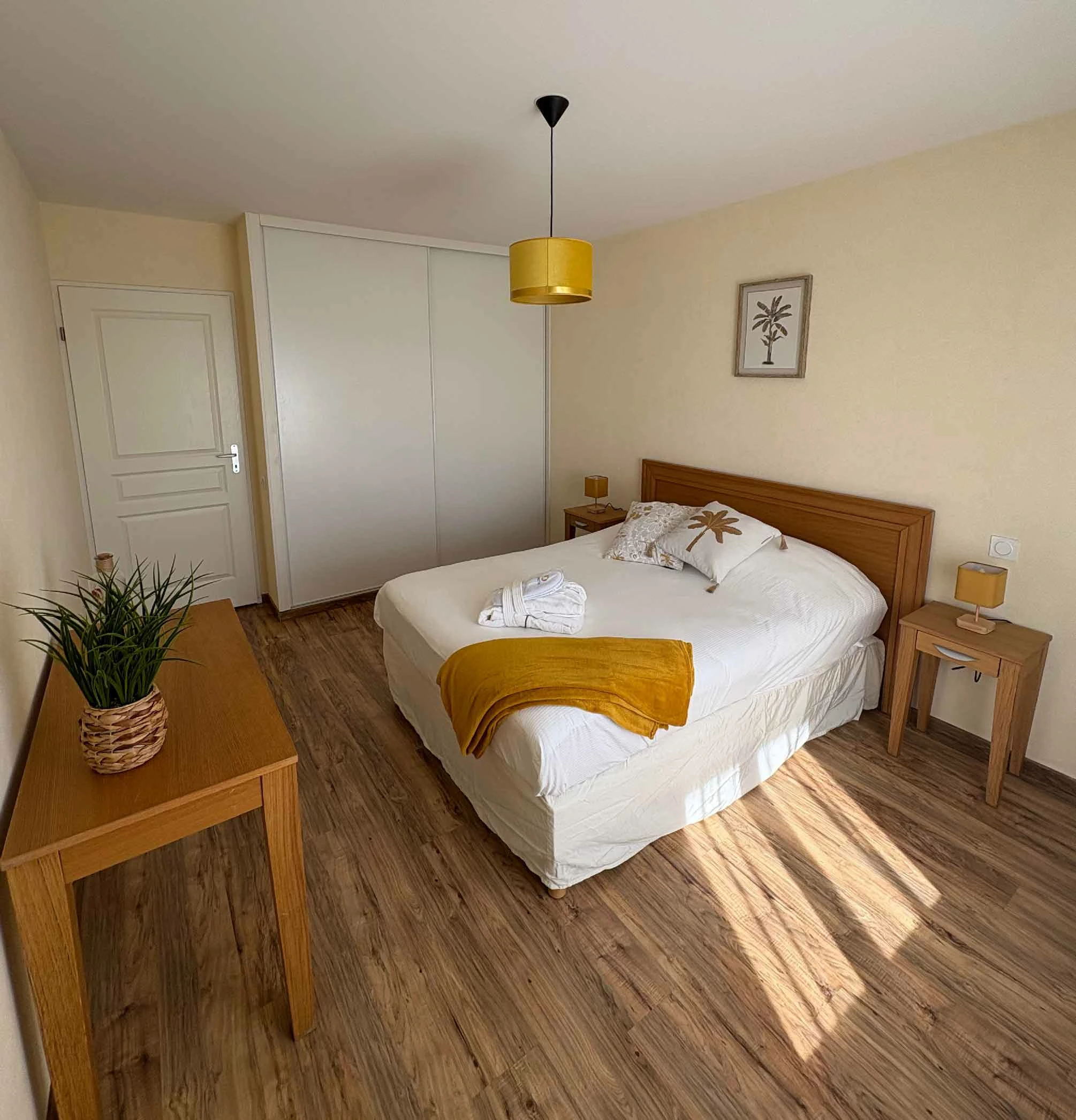 residence-senior-saint-doulchard-chambre.jpg