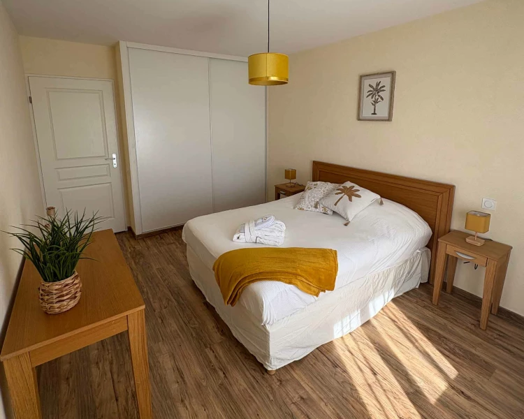residence-senior-saint-doulchard-chambre.jpg