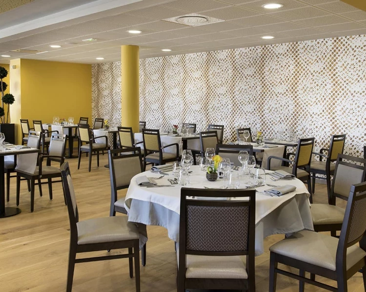 résidence senior poitiers restaurant