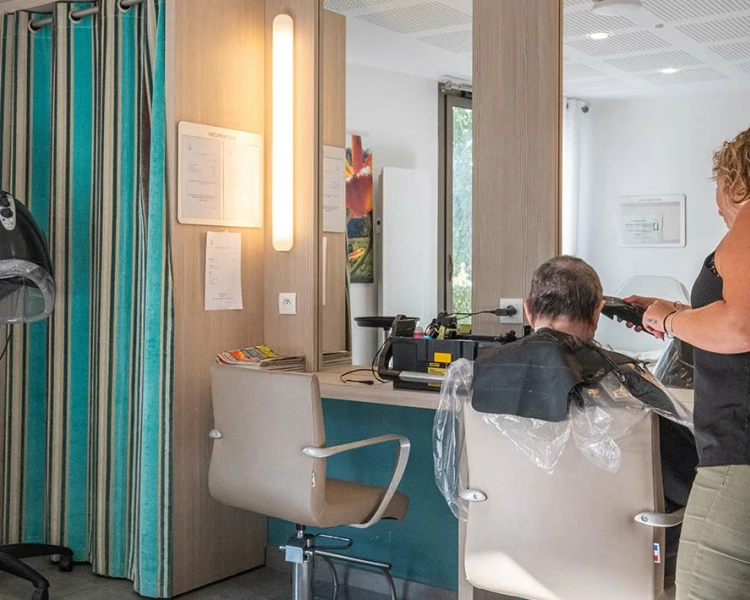Domitys-Fondettes-coiffeur.jpg
