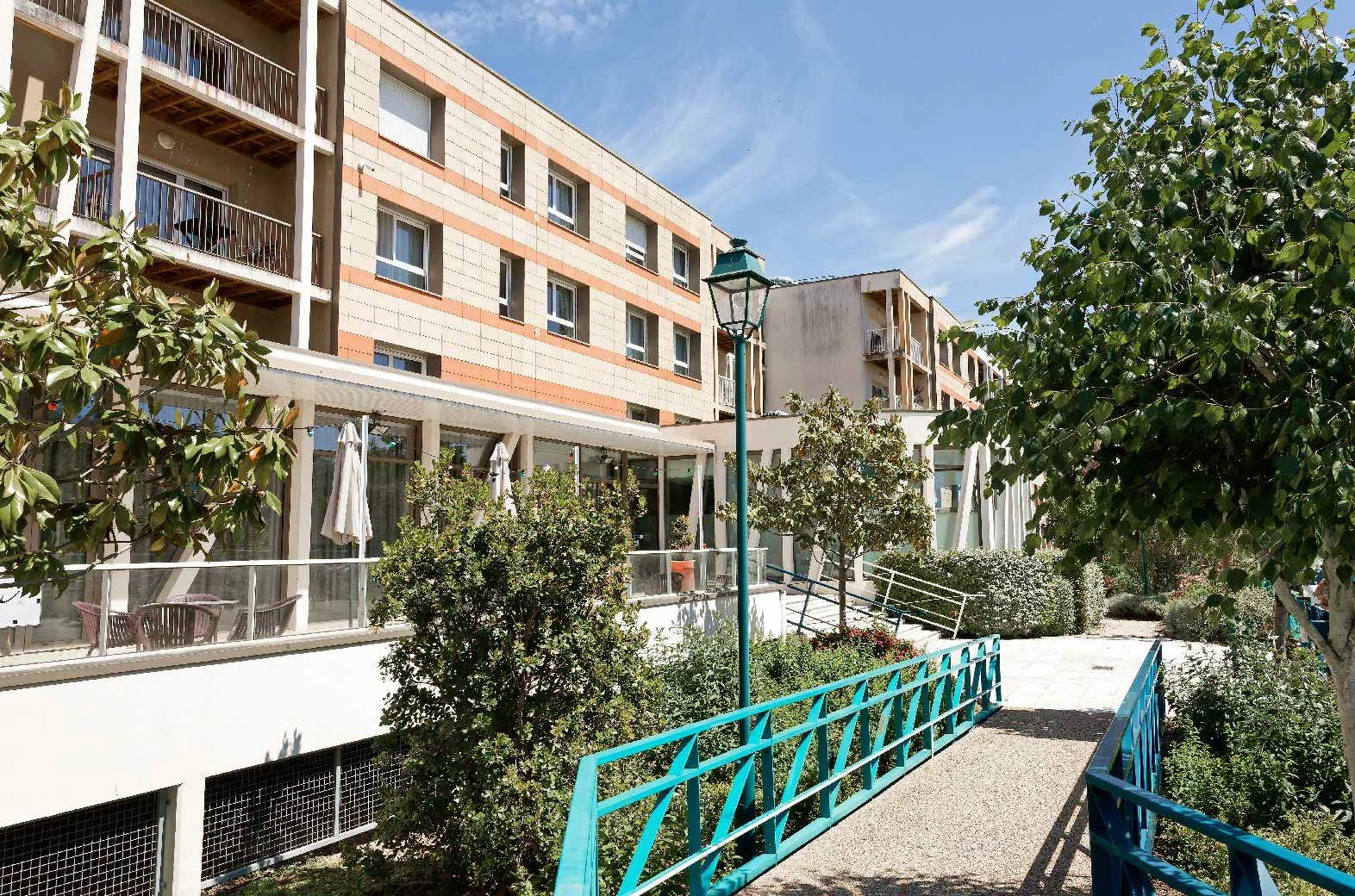 residence-senior-ROMORANTIN-exterieur.jpg