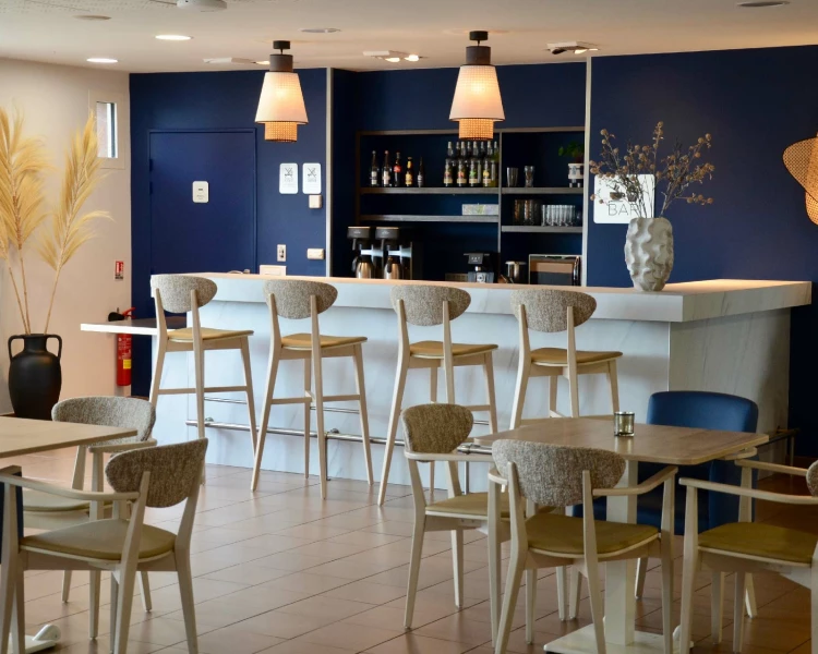 residence-senior-domitys-bar.jpg