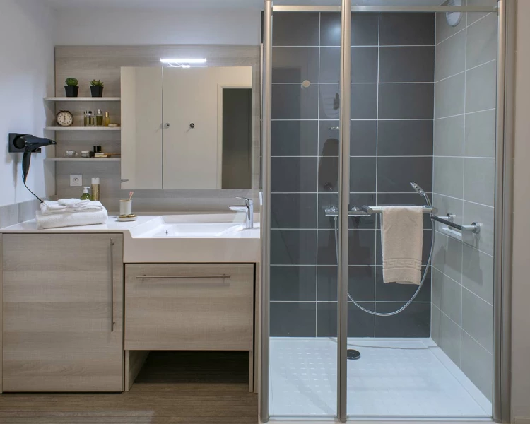 residence-senior-domitys-salle-de-bain.jpg