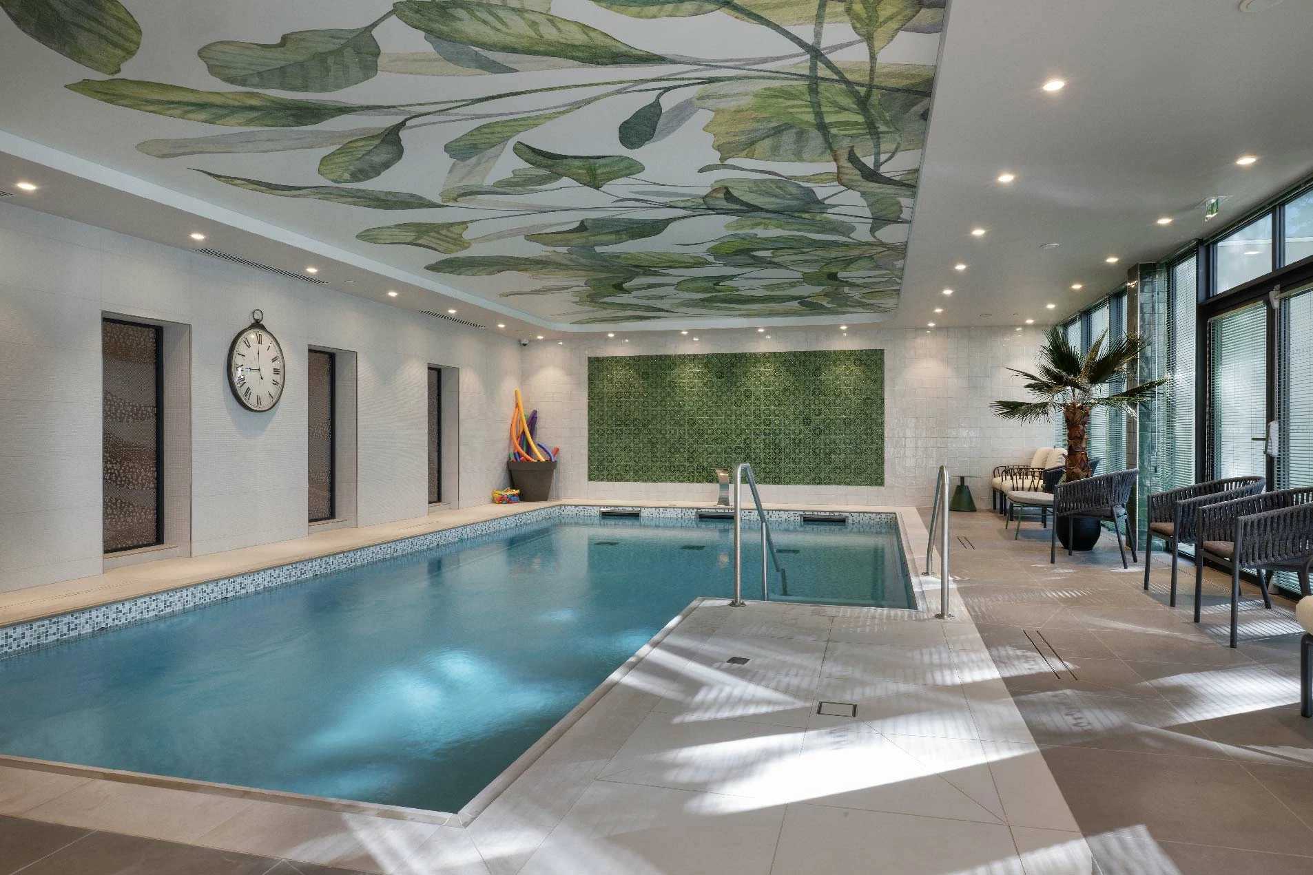 residence-senior-domitys-piscine-2.jpg