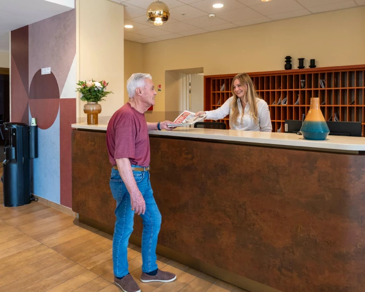 residence-senior-domitys-accueil.jpg
