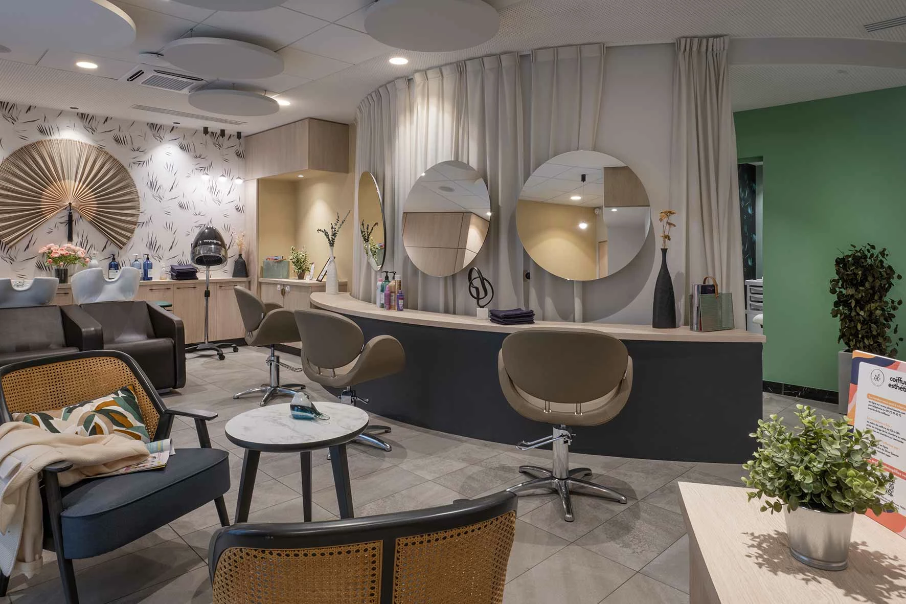 residence-senior-domitys-coiffeur.jpg