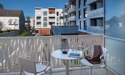 residence-senior-Combs-la-ville-balcon.jpg
