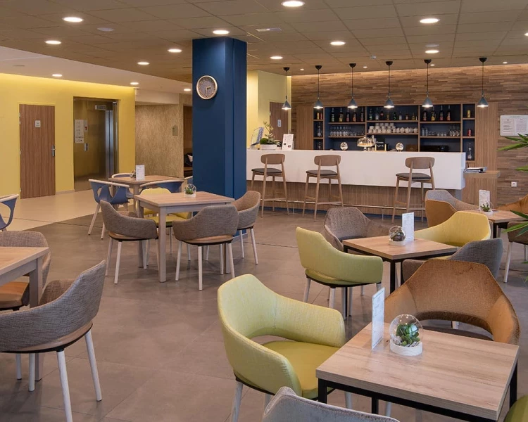 résidence senior les sables d'olonne bar