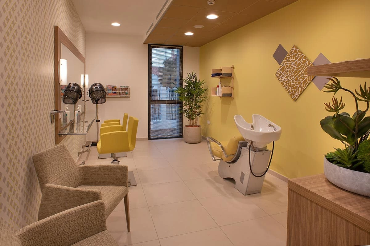 résidence senior les sables d'olonne coiffeur