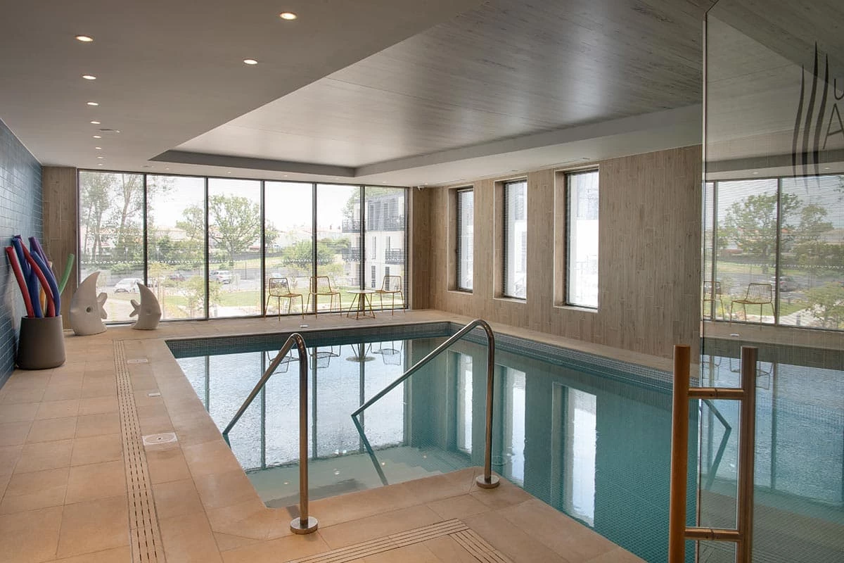 résidence senior les sables d'olonne piscine