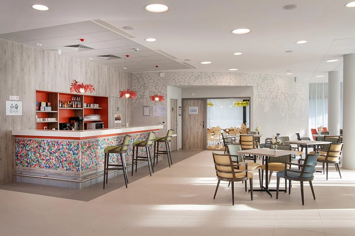 résidence senior moulins les metz bar