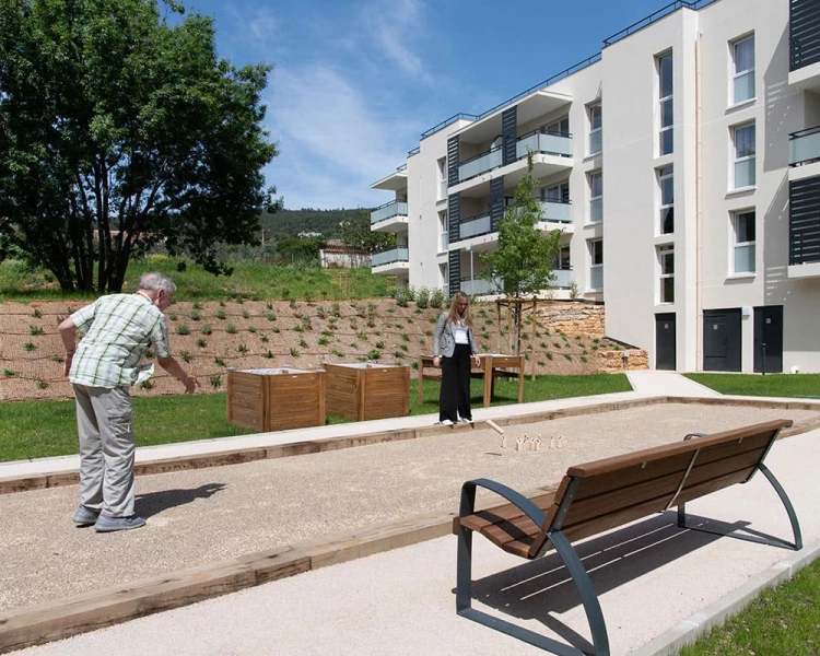 résidence senior draguignan boulodrome