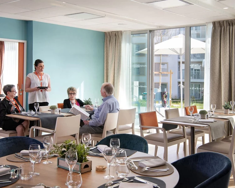 résidence senior quincy sous senart restaurant