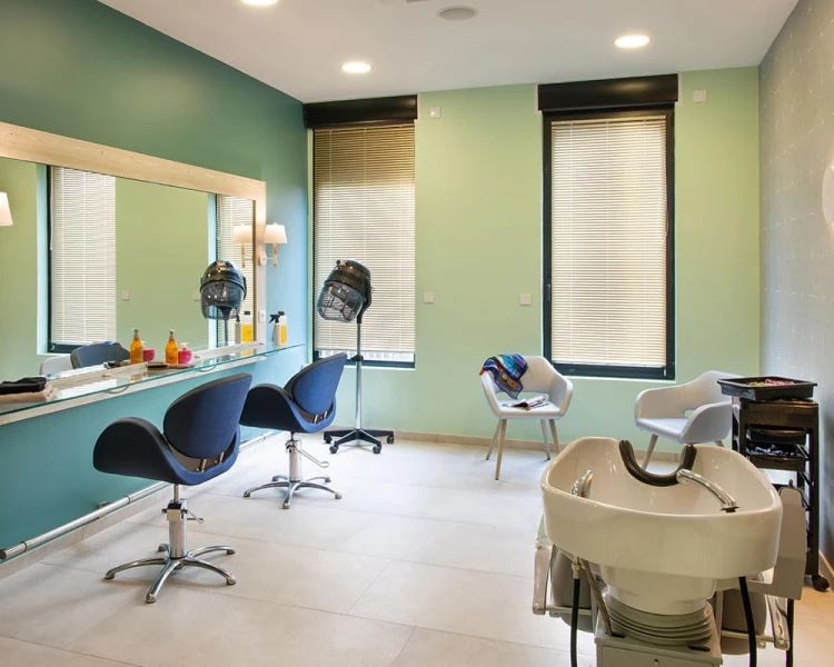 residence senior cergy coiffeur