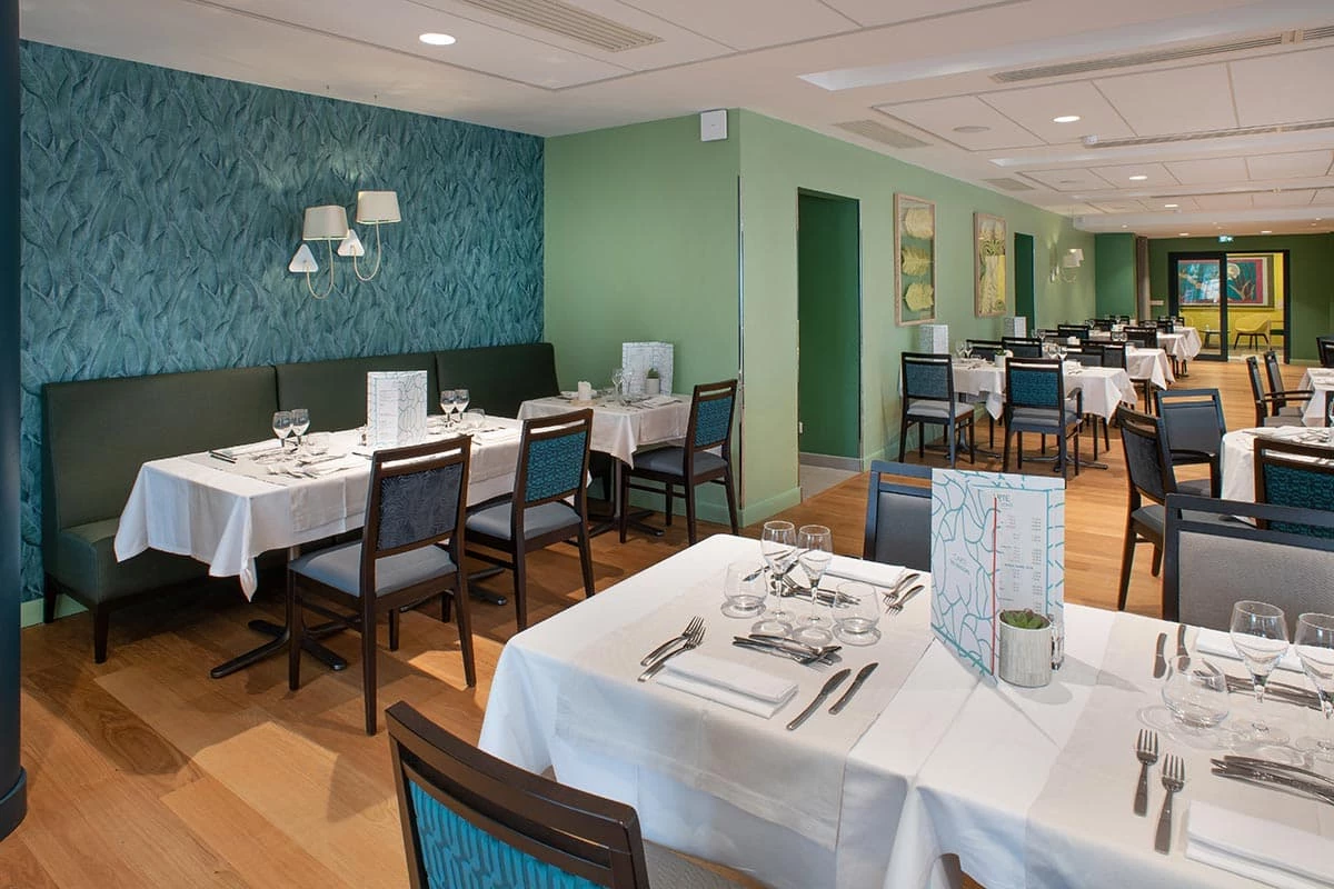 residence senior mont saint aignan restaurant