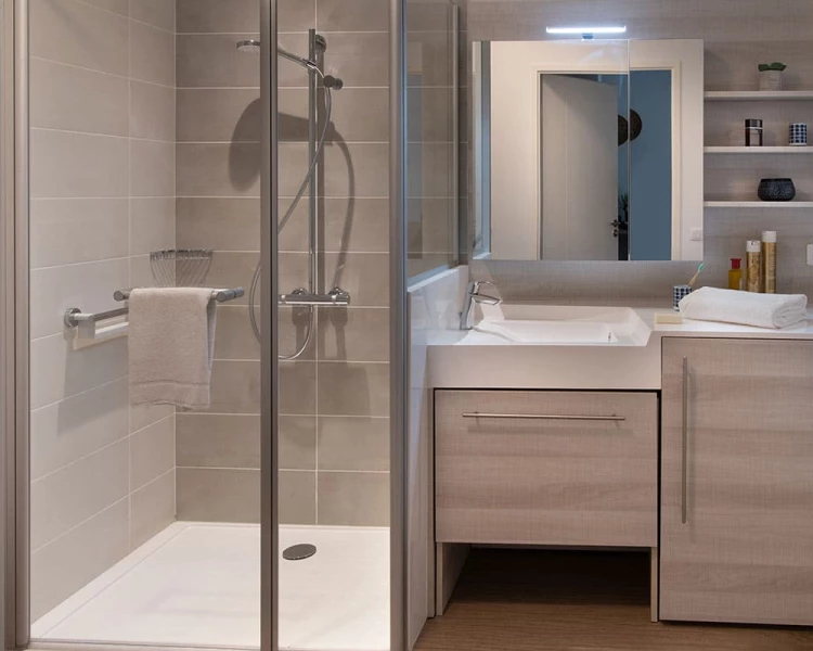 résidence senior montelimar salle de bain