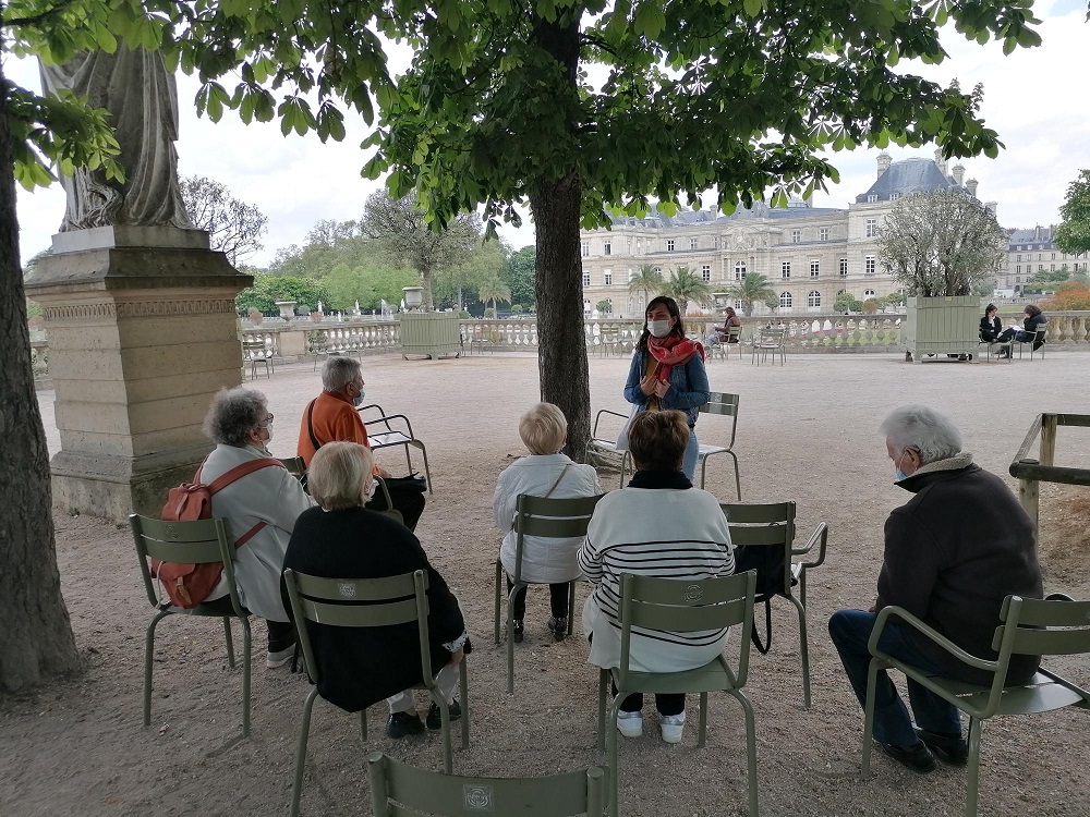 Seniors visitent Paris