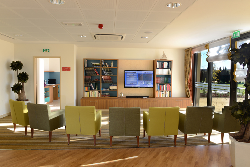 résidence senior fréjus salon