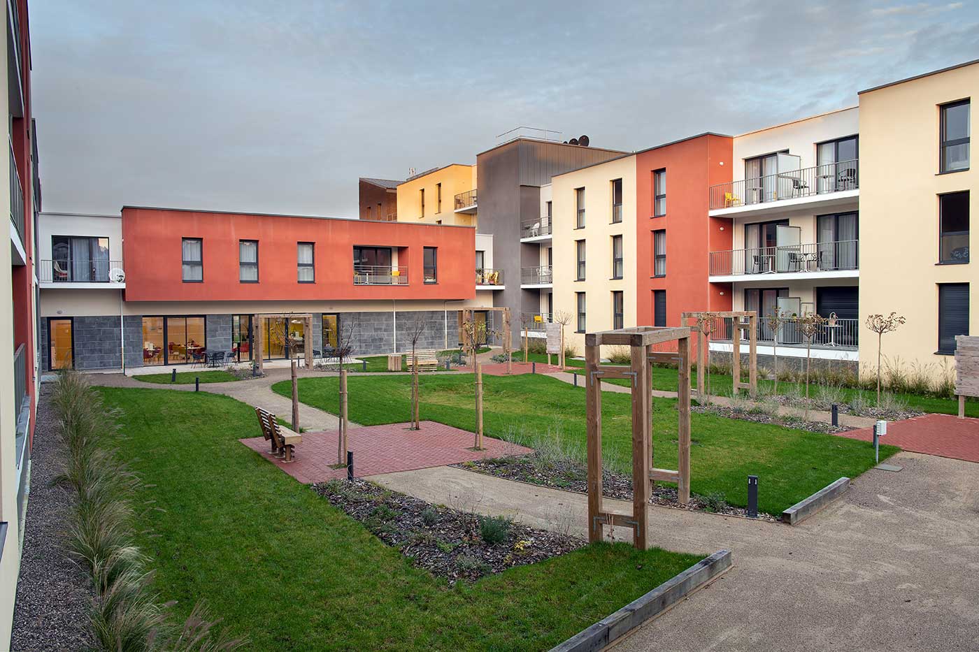 Calais-senior-ville-exterieur.jpg