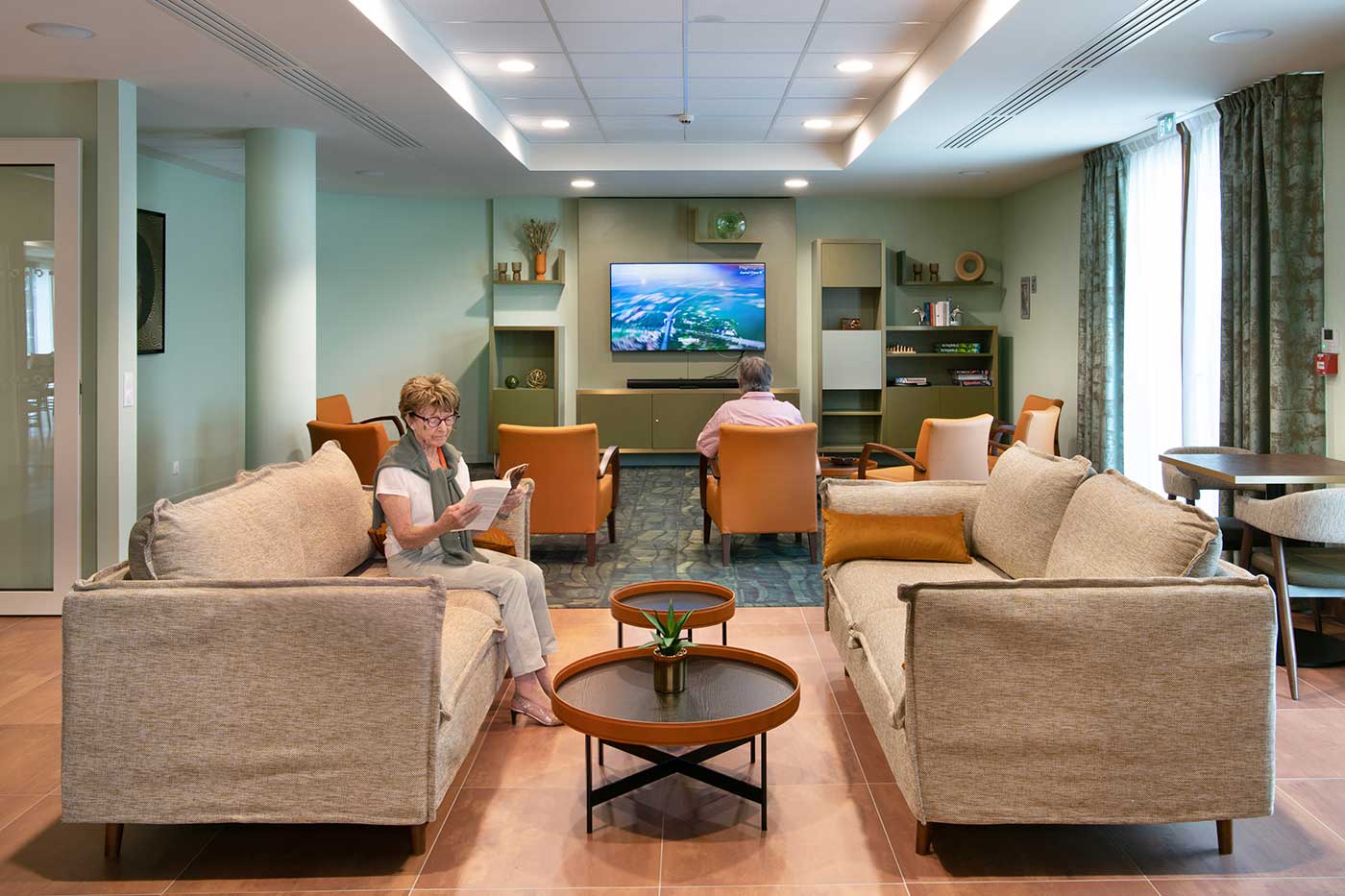 residence-senior-ecouflant-salon.jpg