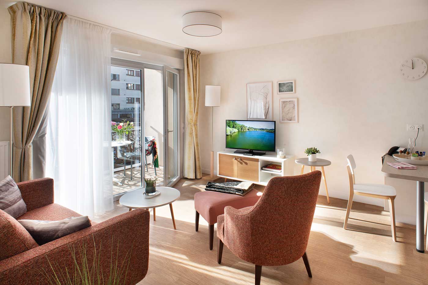 residence-senior-joue-les-tours-sejour.jpg