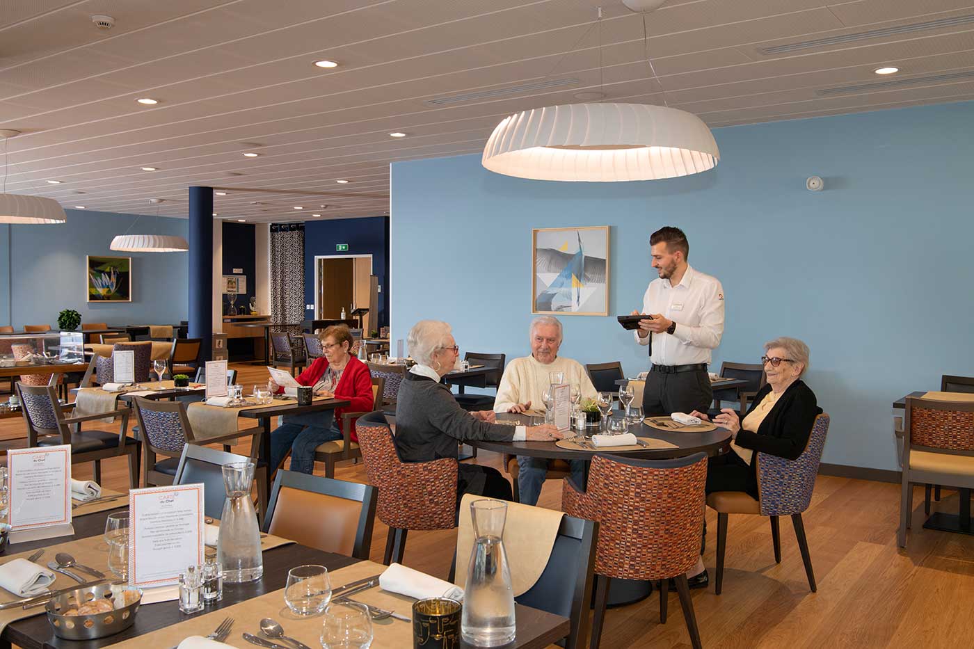 residence-senior-joue-les-tours-restaurant.jpg